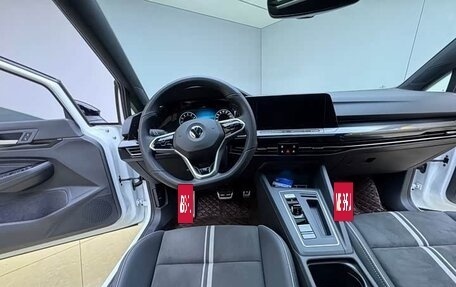 Volkswagen Golf VIII, 2023 год, 1 850 000 рублей, 8 фотография
