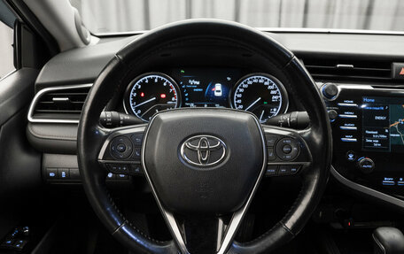 Toyota Camry, 2018 год, 2 700 000 рублей, 13 фотография