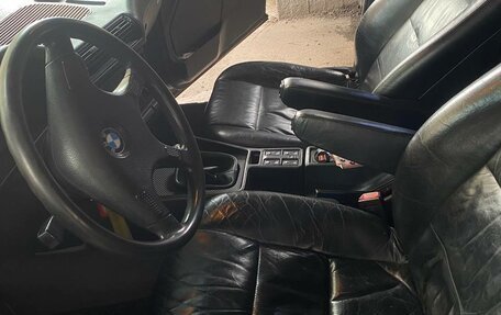 BMW 5 серия, 1988 год, 320 000 рублей, 6 фотография