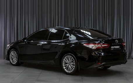 Toyota Camry, 2019 год, 3 210 000 рублей, 2 фотография