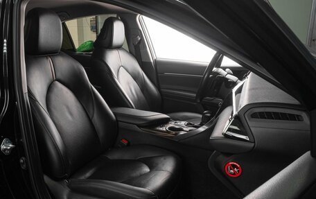 Toyota Camry, 2019 год, 3 210 000 рублей, 12 фотография