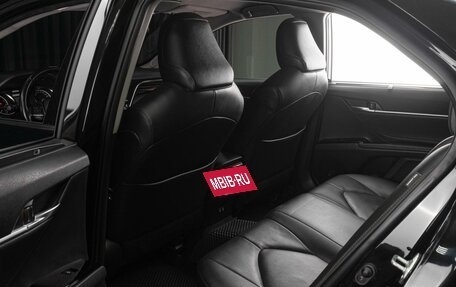 Toyota Camry, 2019 год, 3 210 000 рублей, 15 фотография
