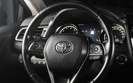 Toyota Camry, 2019 год, 3 210 000 рублей, 29 фотография