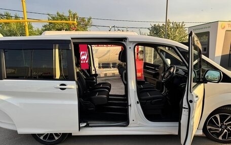 Honda Stepwgn IV, 2021 год, 2 250 000 рублей, 16 фотография