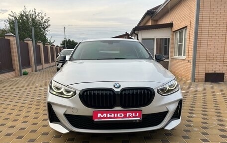 BMW 1 серия, 2022 год, 2 900 000 рублей, 1 фотография