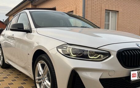 BMW 1 серия, 2022 год, 2 900 000 рублей, 8 фотография