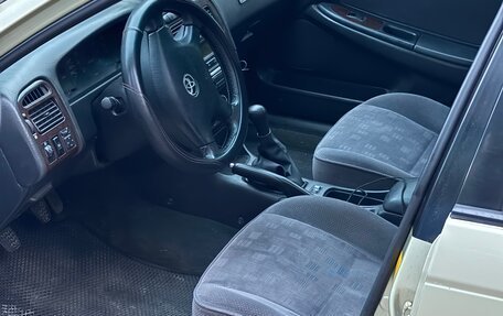 Toyota Avensis III рестайлинг, 2001 год, 175 000 рублей, 12 фотография