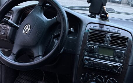 Toyota Avensis III рестайлинг, 2001 год, 175 000 рублей, 17 фотография