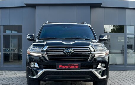 Toyota Land Cruiser 200, 2017 год, 5 950 000 рублей, 2 фотография