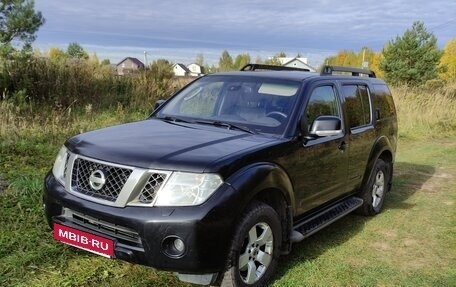 Nissan Pathfinder, 2011 год, 1 250 000 рублей, 2 фотография