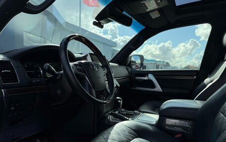 Toyota Land Cruiser 200, 2017 год, 5 950 000 рублей, 8 фотография