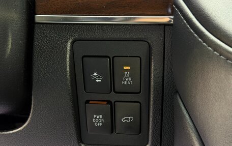 Toyota Land Cruiser 200, 2017 год, 5 950 000 рублей, 16 фотография