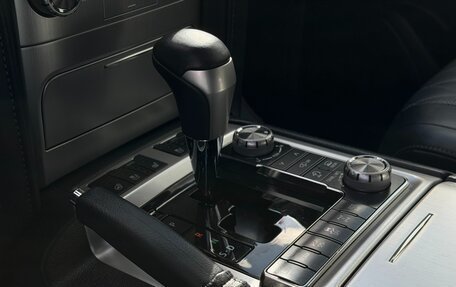 Toyota Land Cruiser 200, 2017 год, 5 950 000 рублей, 18 фотография