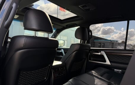 Toyota Land Cruiser 200, 2017 год, 5 950 000 рублей, 22 фотография