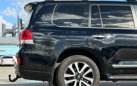 Toyota Land Cruiser 200, 2017 год, 5 950 000 рублей, 24 фотография