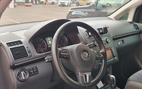 Volkswagen Touran III, 2011 год, 1 100 000 рублей, 6 фотография