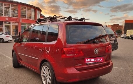 Volkswagen Touran III, 2011 год, 1 100 000 рублей, 2 фотография