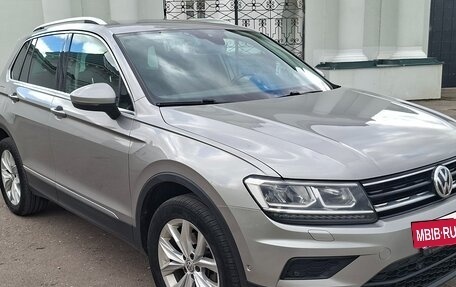 Volkswagen Tiguan II, 2020 год, 2 490 000 рублей, 2 фотография