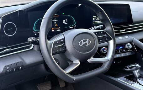 Hyundai Elantra, 2024 год, 1 980 000 рублей, 13 фотография