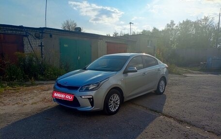 KIA Rio IV, 2019 год, 1 570 000 рублей, 2 фотография