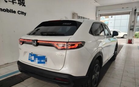 Honda Vezel, 2023 год, 1 750 000 рублей, 4 фотография