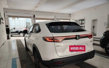 Honda Vezel, 2023 год, 1 750 000 рублей, 3 фотография