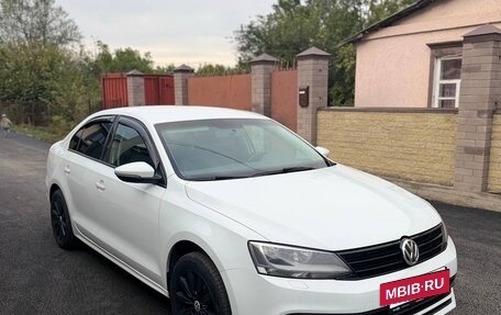 Volkswagen Jetta VI, 2016 год, 1 050 000 рублей, 2 фотография