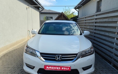 Honda Accord IX рестайлинг, 2013 год, 1 330 000 рублей, 1 фотография