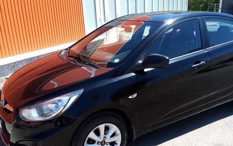 Hyundai Solaris II рестайлинг, 2013 год, 854 000 рублей, 1 фотография