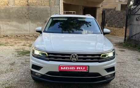 Volkswagen Tiguan II, 2019 год, 3 100 000 рублей, 1 фотография