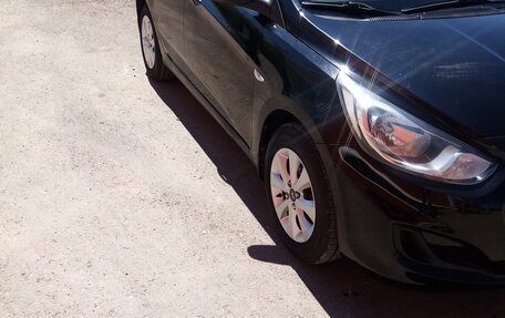 Hyundai Solaris II рестайлинг, 2013 год, 854 000 рублей, 2 фотография