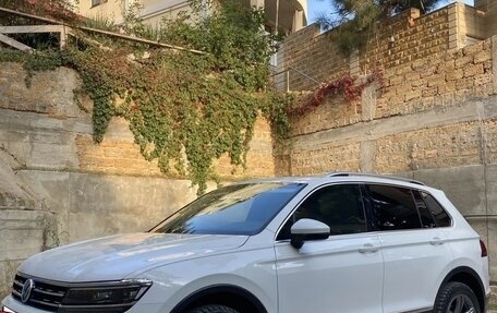 Volkswagen Tiguan II, 2019 год, 3 100 000 рублей, 18 фотография