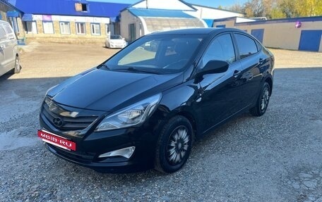 Hyundai Solaris II рестайлинг, 2015 год, 560 000 рублей, 3 фотография