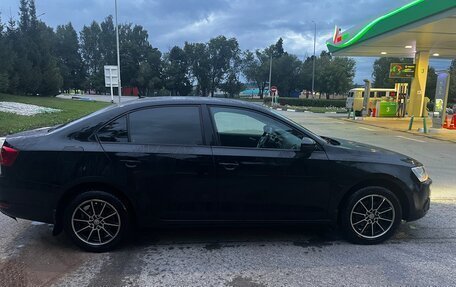 Volkswagen Jetta VI, 2012 год, 950 000 рублей, 2 фотография