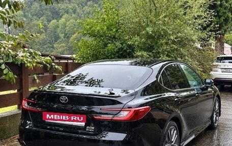 Toyota Camry, 2024 год, 4 200 000 рублей, 3 фотография