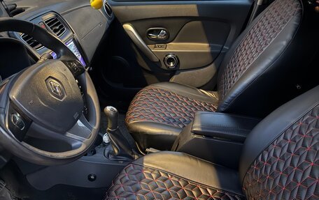 Renault Sandero II рестайлинг, 2015 год, 900 000 рублей, 5 фотография