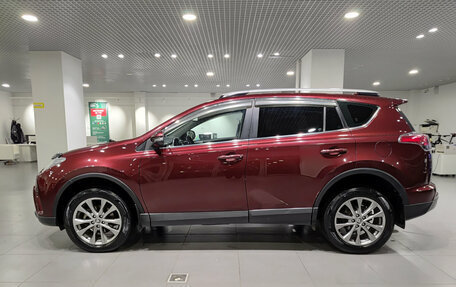 Toyota RAV4, 2017 год, 1 890 000 рублей, 12 фотография