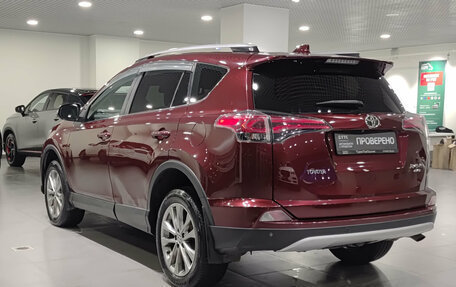 Toyota RAV4, 2017 год, 1 890 000 рублей, 11 фотография