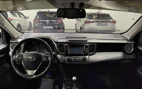 Toyota RAV4, 2017 год, 1 890 000 рублей, 18 фотография