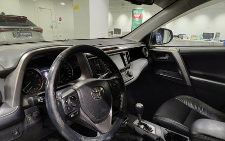Toyota RAV4, 2017 год, 1 890 000 рублей, 20 фотография