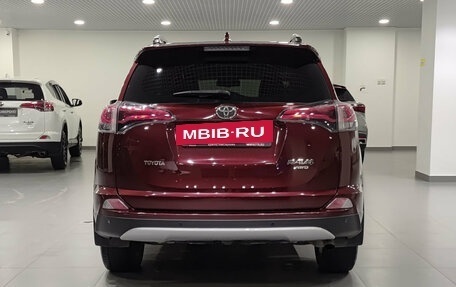 Toyota RAV4, 2017 год, 1 890 000 рублей, 10 фотография