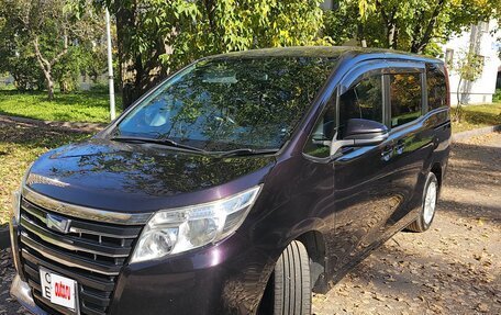 Toyota Noah III, 2015 год, 1 790 000 рублей, 11 фотография