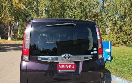 Toyota Noah III, 2015 год, 1 790 000 рублей, 13 фотография