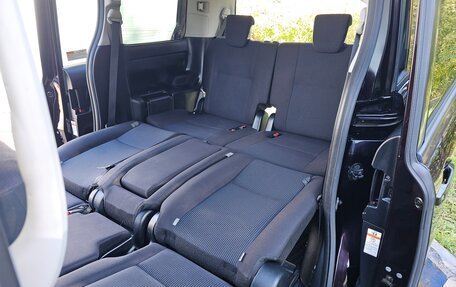 Toyota Noah III, 2015 год, 1 790 000 рублей, 18 фотография
