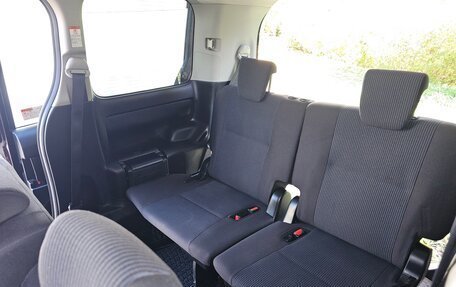 Toyota Noah III, 2015 год, 1 790 000 рублей, 19 фотография