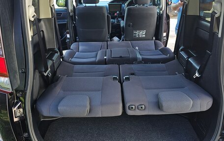 Toyota Noah III, 2015 год, 1 790 000 рублей, 17 фотография