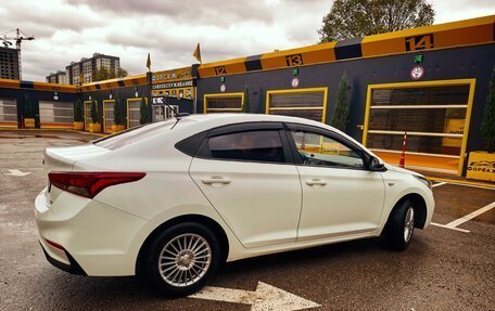Hyundai Solaris II рестайлинг, 2019 год, 1 290 000 рублей, 4 фотография