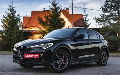 Alfa Romeo Stelvio, 2018 год, 3 600 000 рублей, 1 фотография