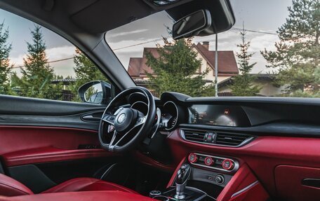 Alfa Romeo Stelvio, 2018 год, 3 600 000 рублей, 29 фотография