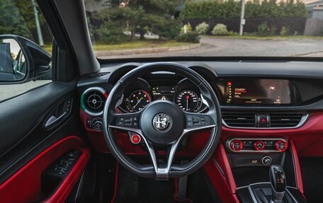 Alfa Romeo Stelvio, 2018 год, 3 600 000 рублей, 27 фотография